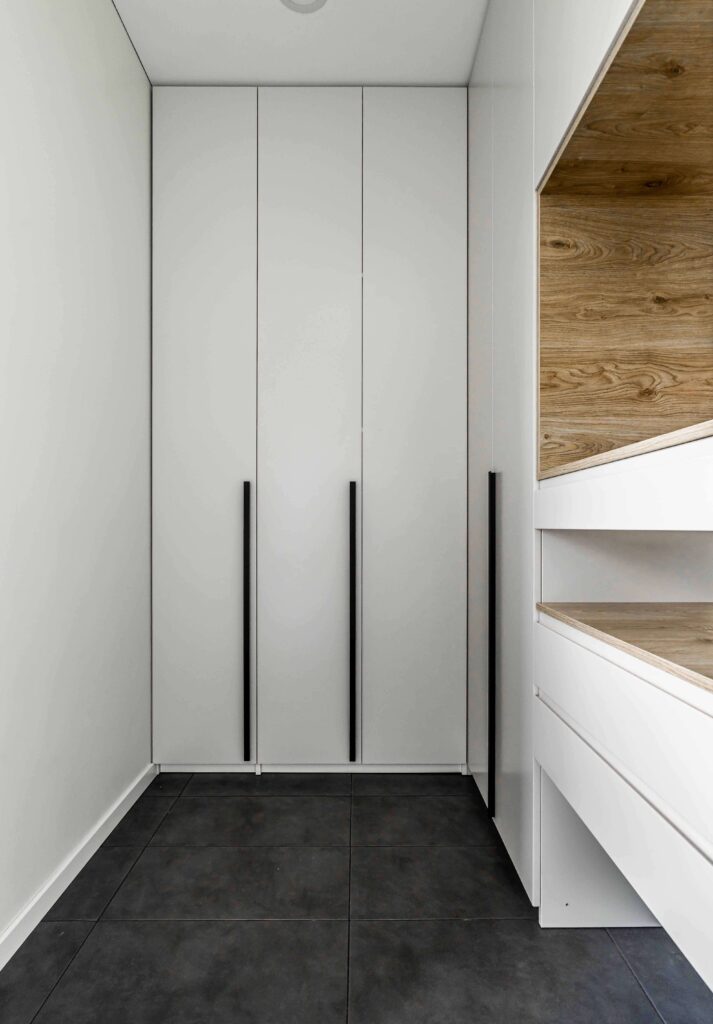 11_interjero_dizainas_modernus_prieskamb