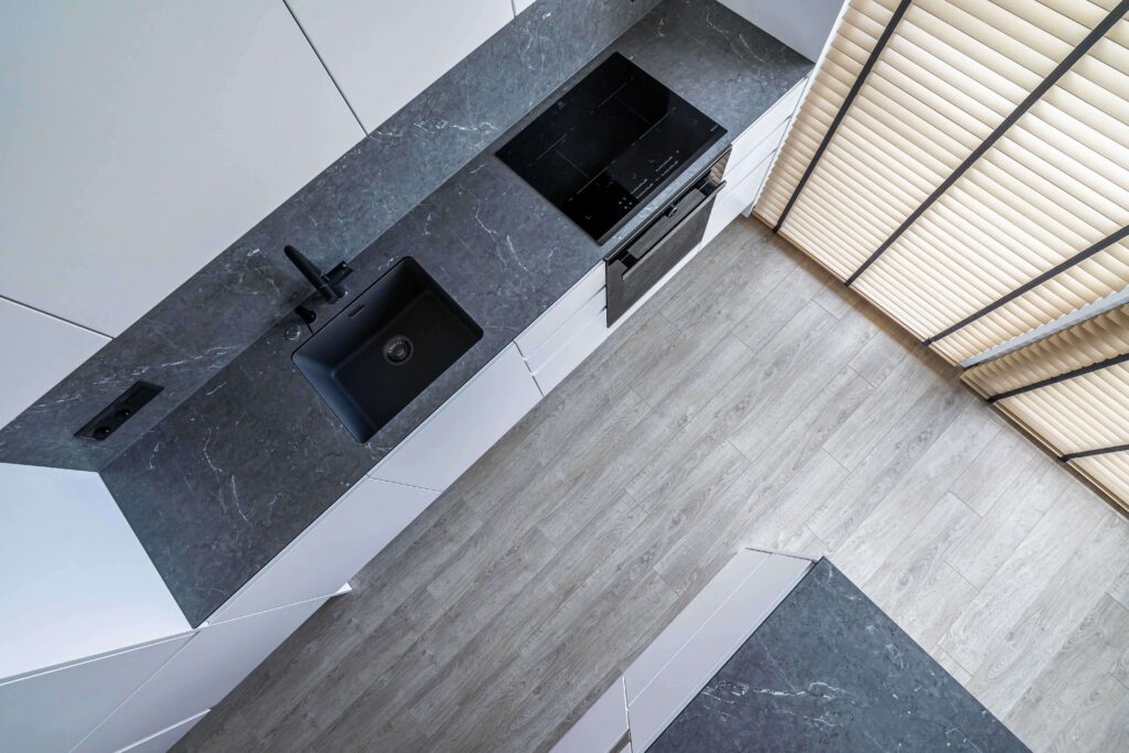 2_interjero_dizainas_virtuves_stalvirsis