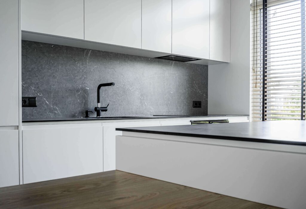 3_interjero_dizainas_virtuves_stalvirsis