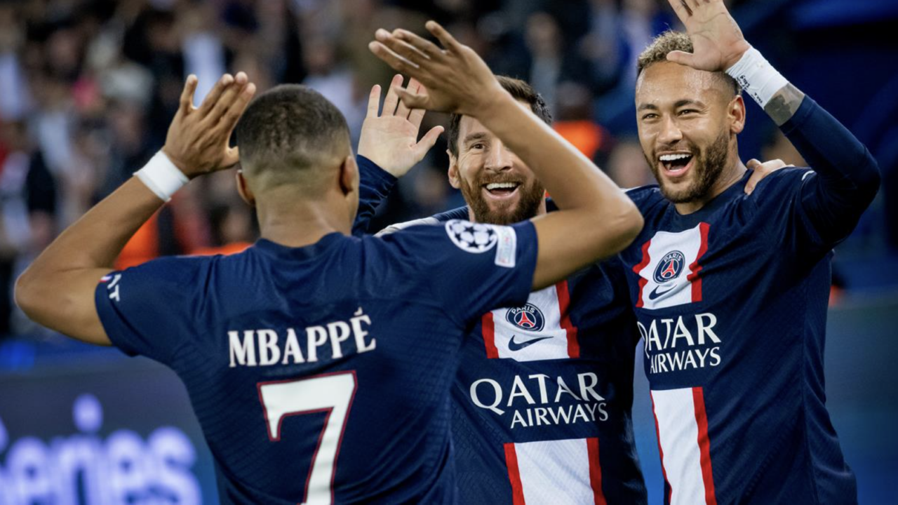 Mbappe, Messi ir Neymar švenčia